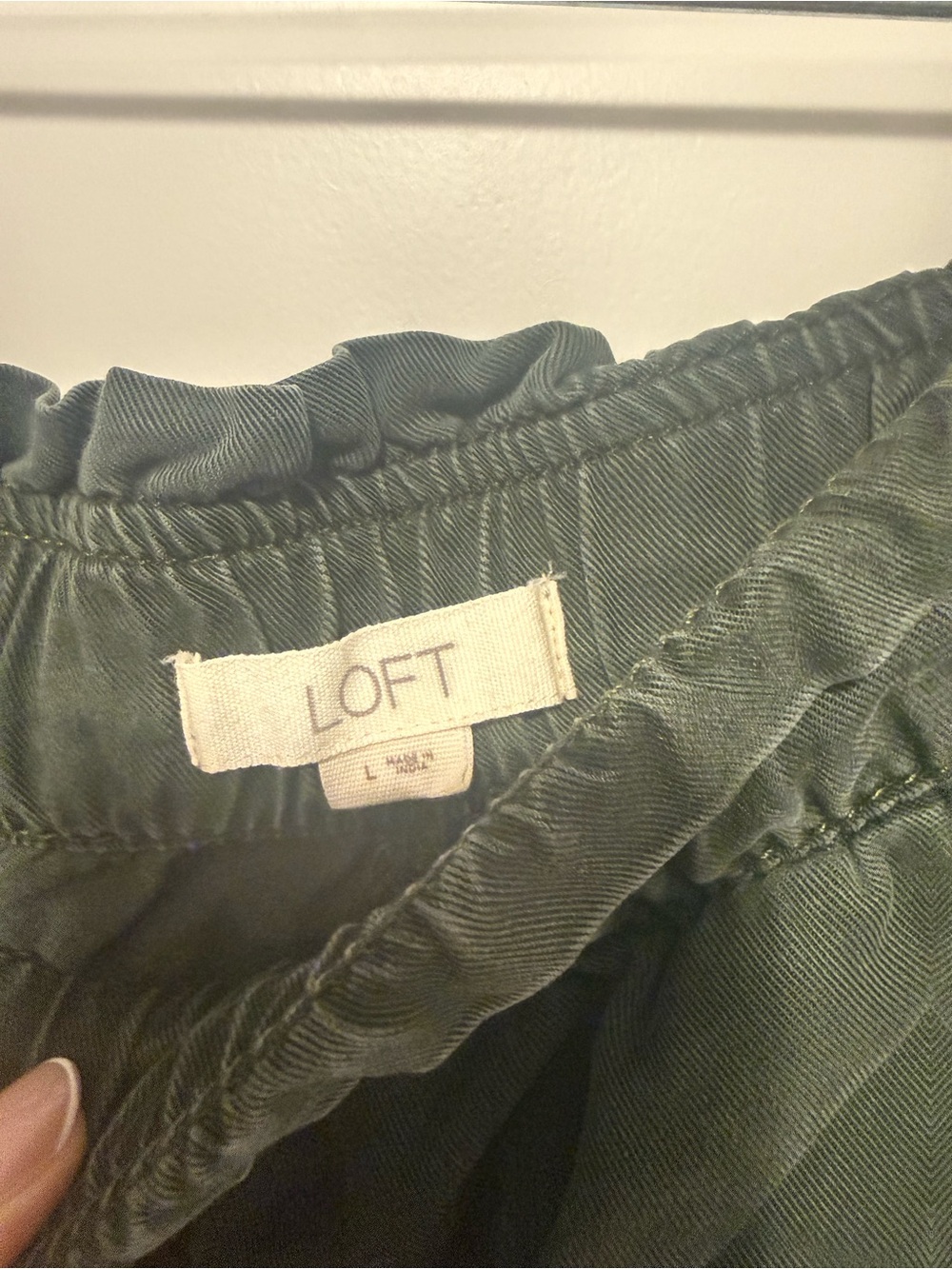 LOFT Washed Pull-On Drawstring Shorts Size Large - Picture 3 of 4
